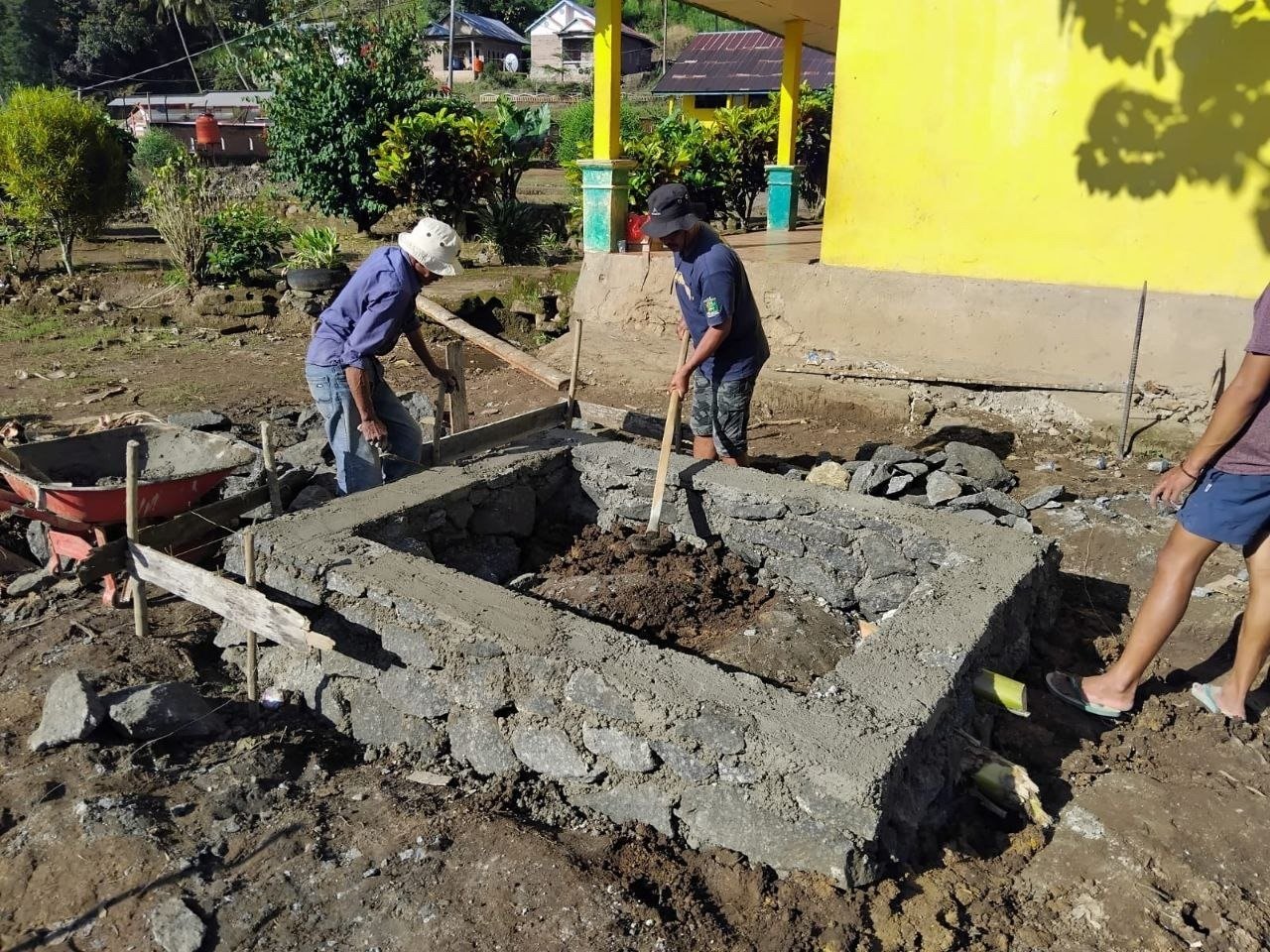 Program TMMD Ke-129 Kodim 1407/Bone Fokus pada Pembangunan Pondasi Jamban