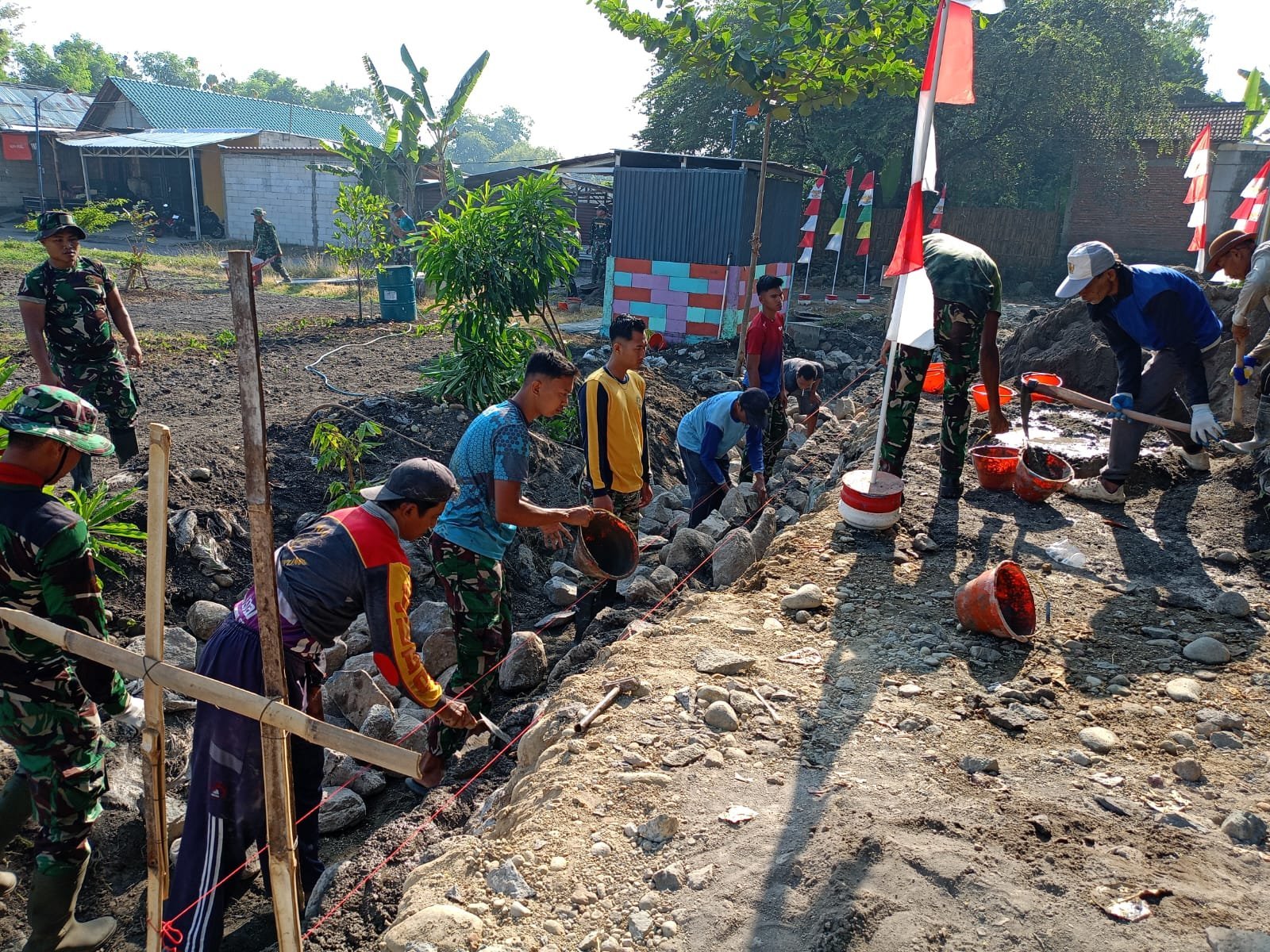 Pengerjaan Talud di Parangjoro Jadi Jawaban Ancaman Longsor di Jalan Desa