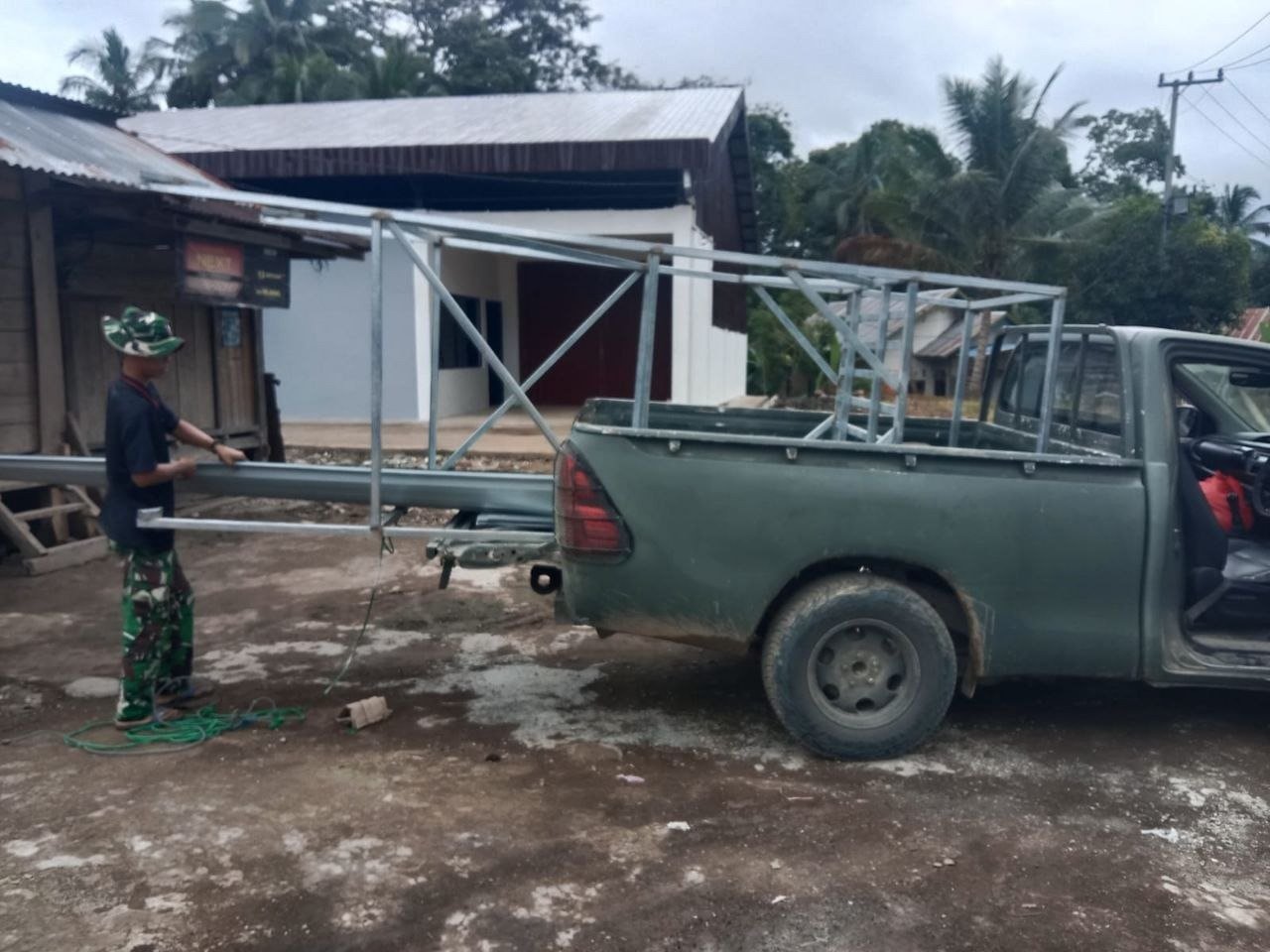 Progres Pembangunan Jambanisasi di Desa Langi Didukung Pendropan Tower Air